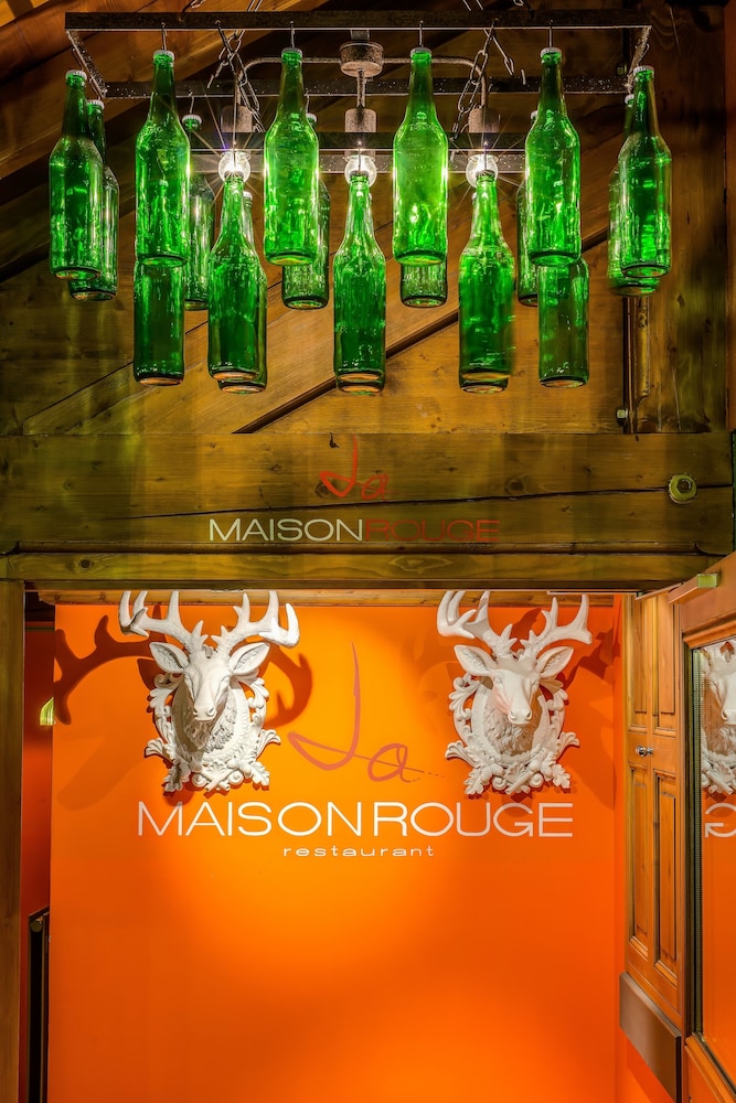 La Maison Rouge 1/50