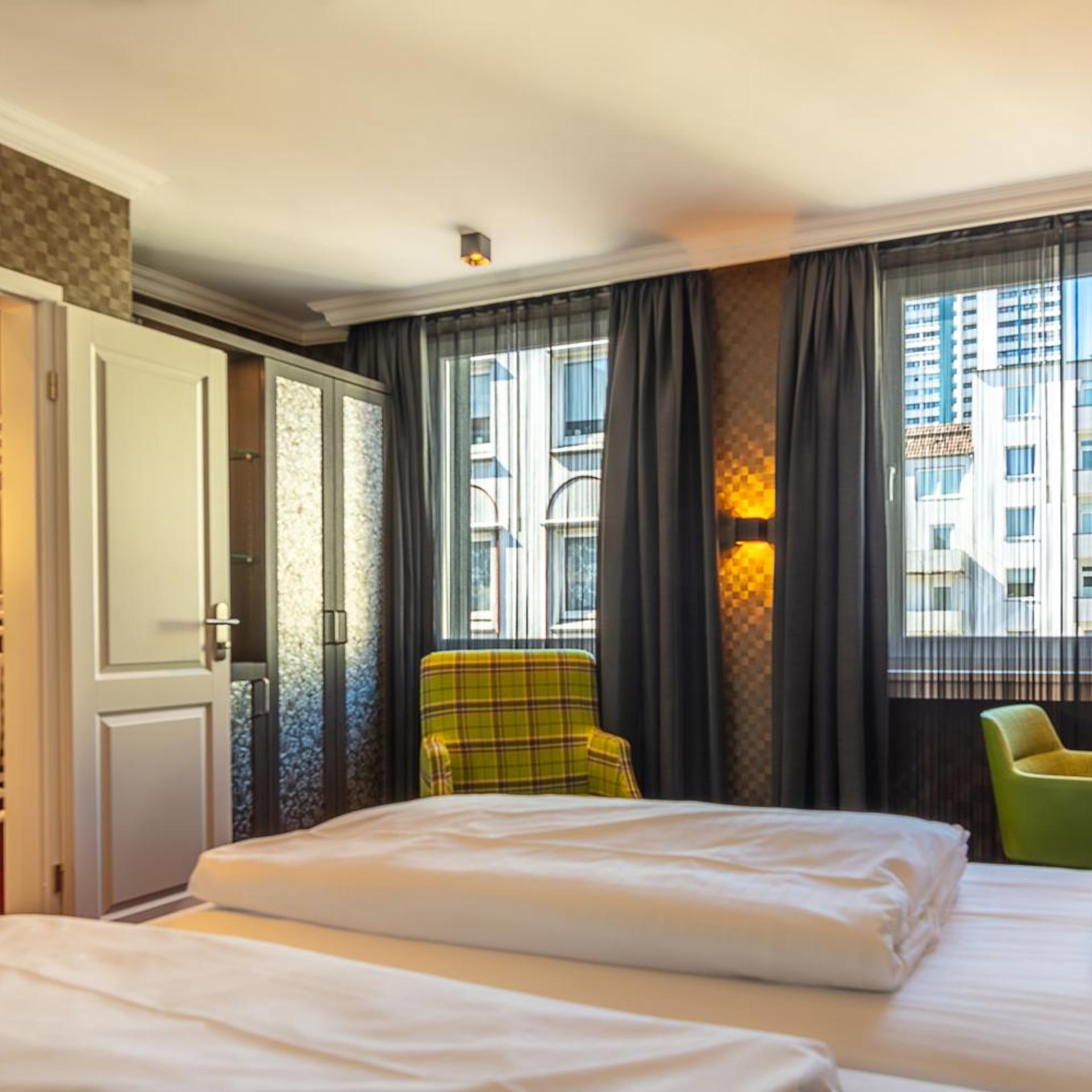 Room, King Bed