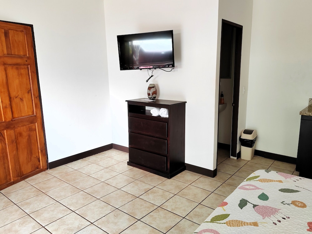 Hotel Los Ranchos 8/50