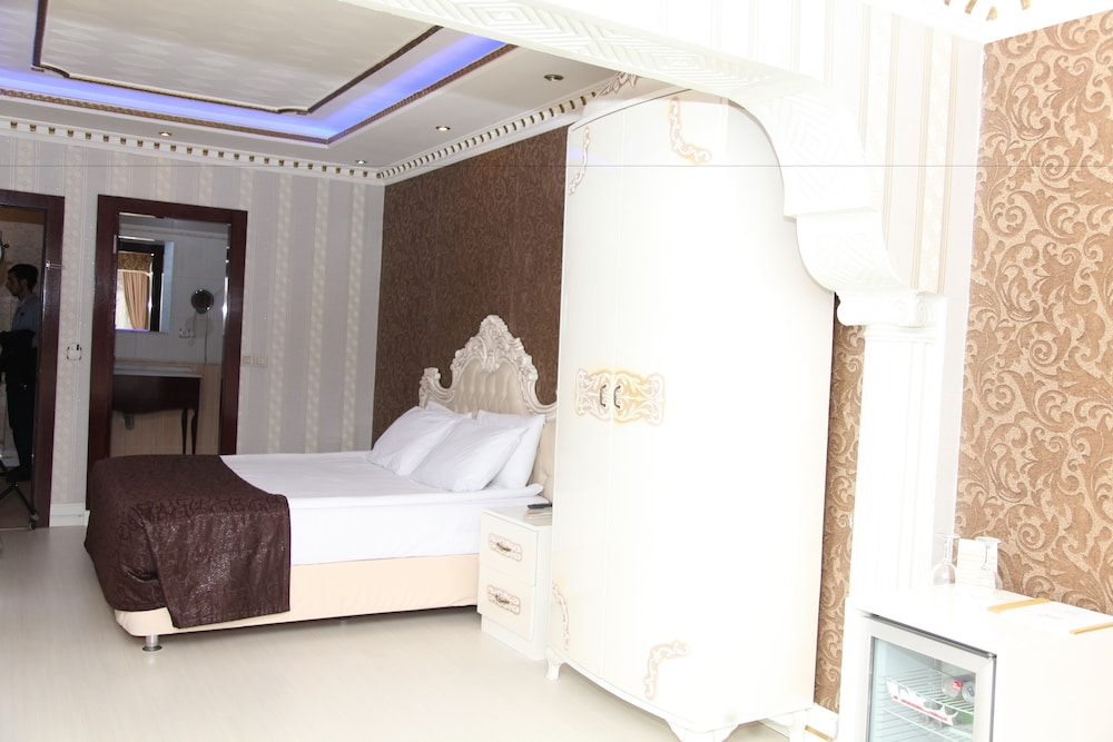 Royal Anka Hotel 6/32
