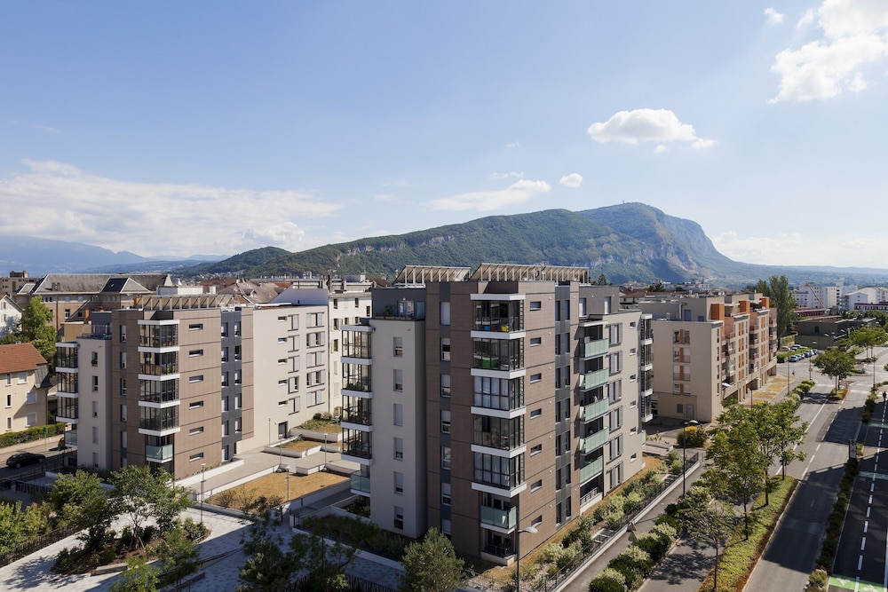 Neho Suites Porte de Geneve Gare Annemasse 1/30