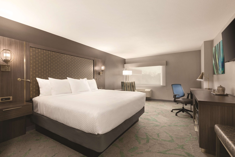 Hotel Mcallen Airport 15/46