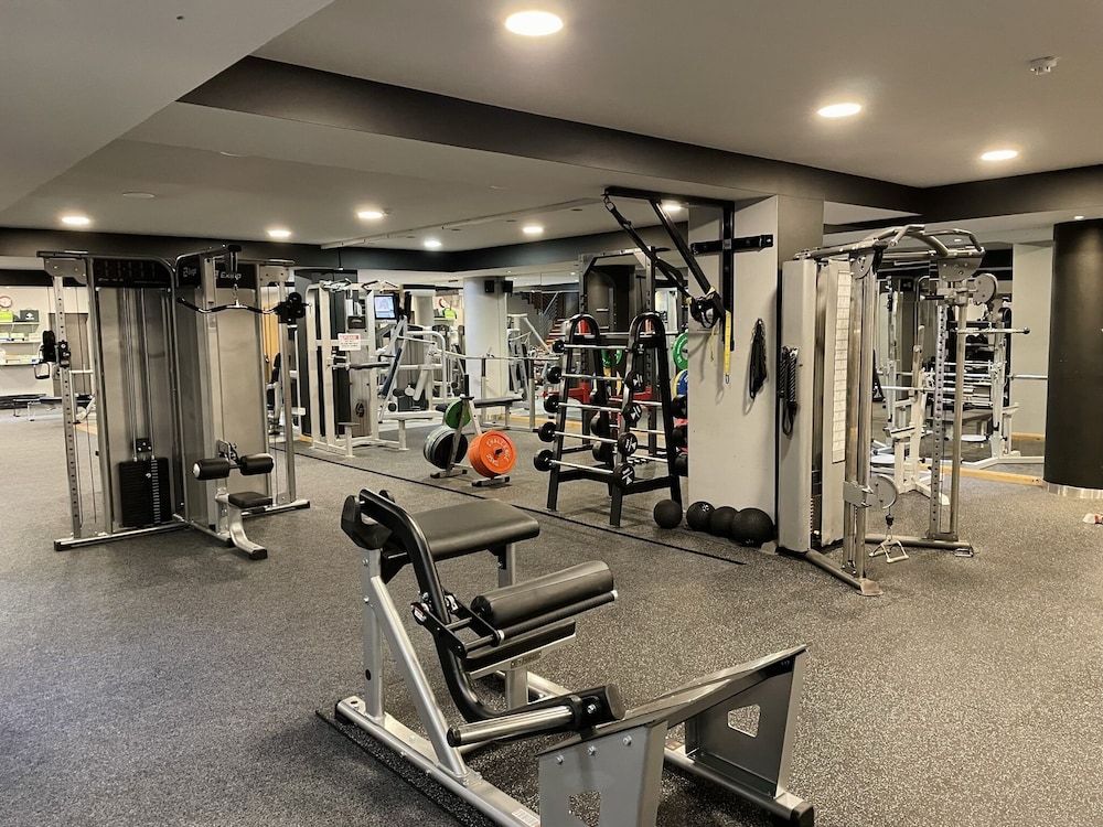 BRIDGE HOUSE HOTEL, LEISURE CLUB & SPA 20/45