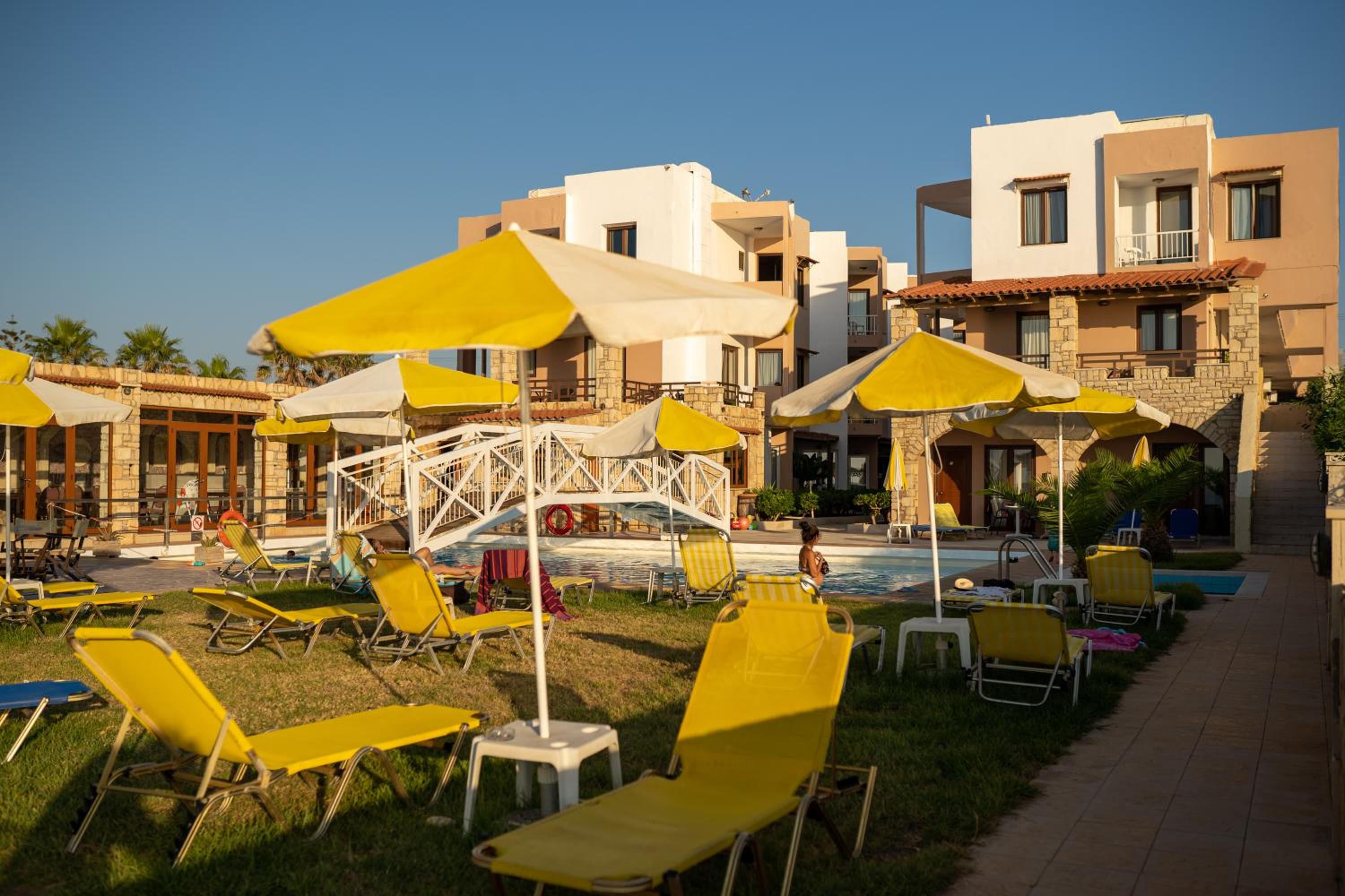 Ekavi Hotel Apartments 70/81