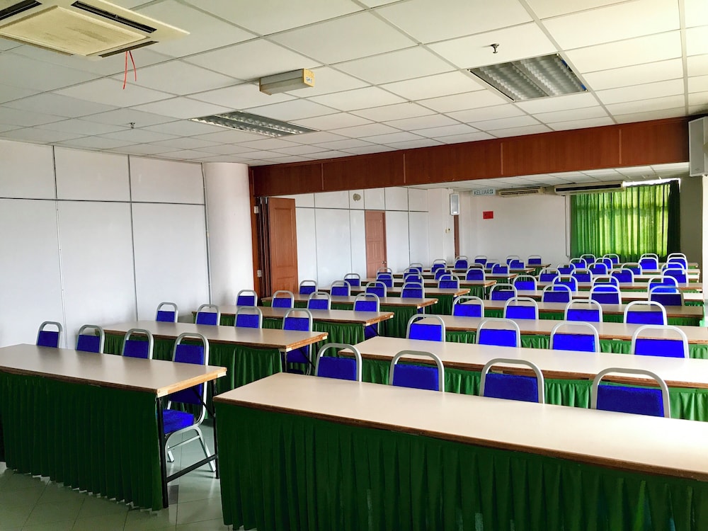 OYO 1236 Hotel Green Park 46/58