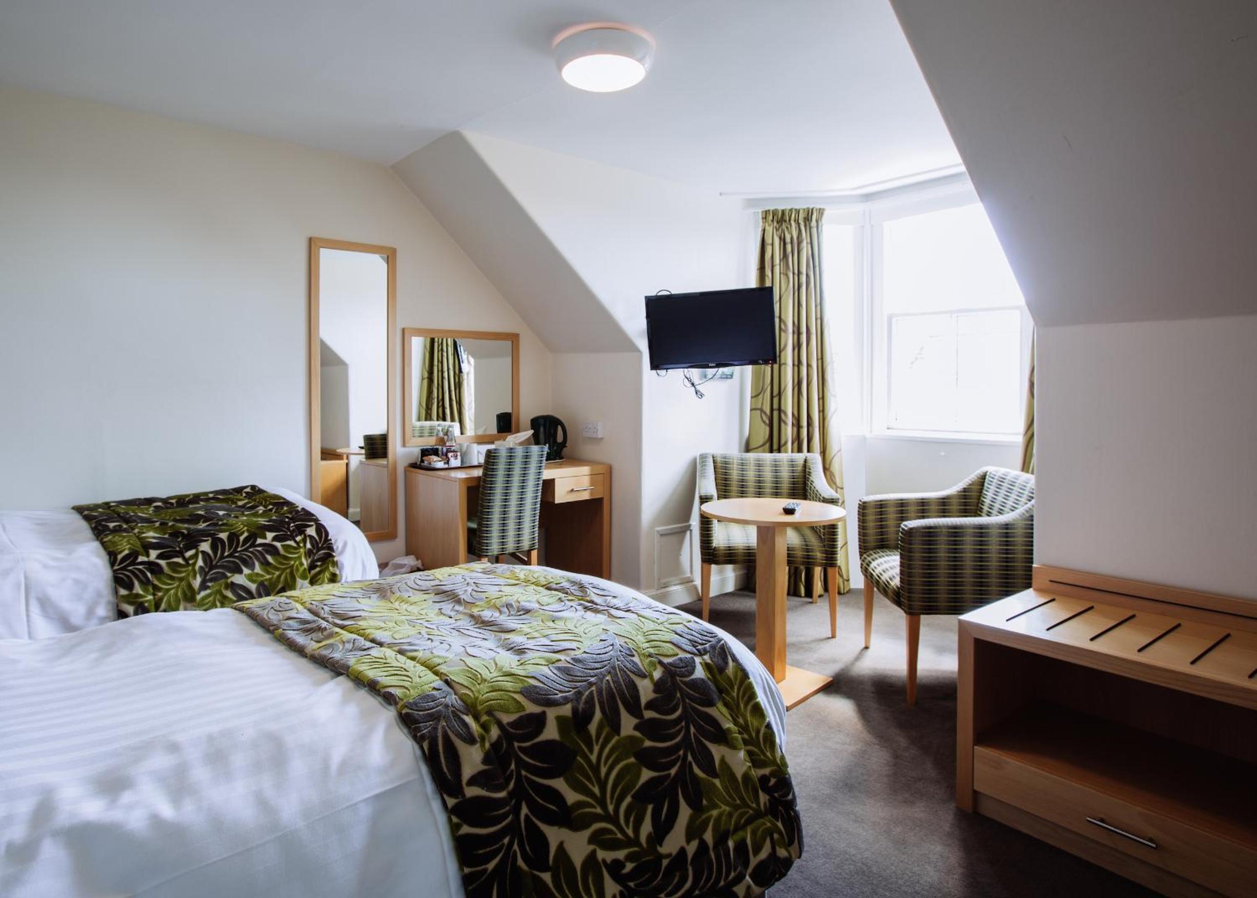 Classic, Twin Beds
