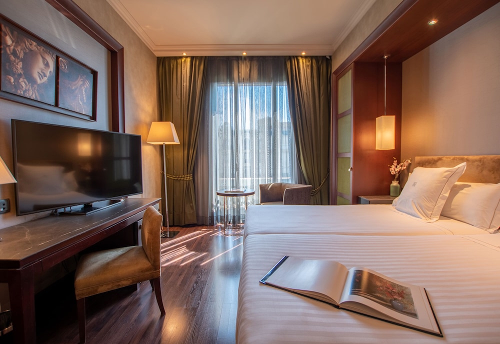 SUPERIOR, DOUBLE BED, WITH EXTRA BED
