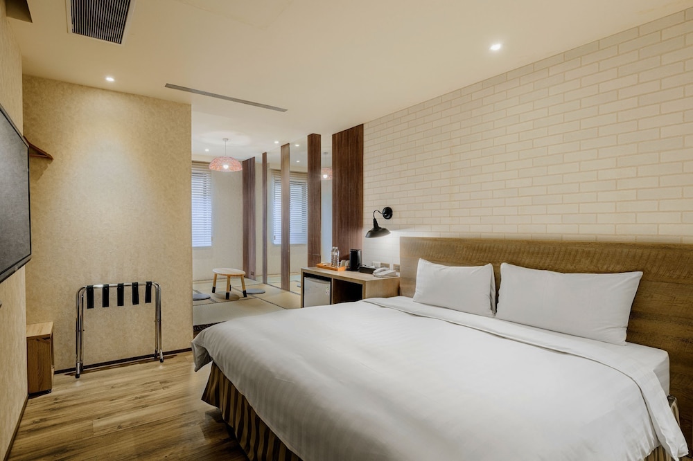 Lan Kwai Fong Garden Hotel 14/66