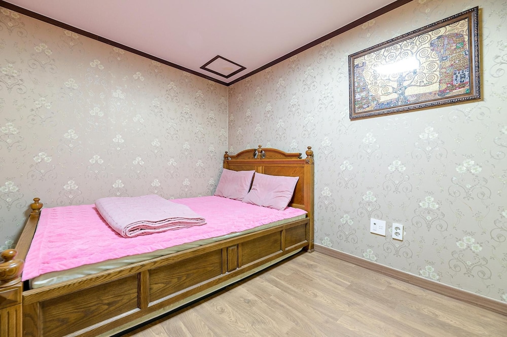 Ganghwa Western Beach Pension 12/50