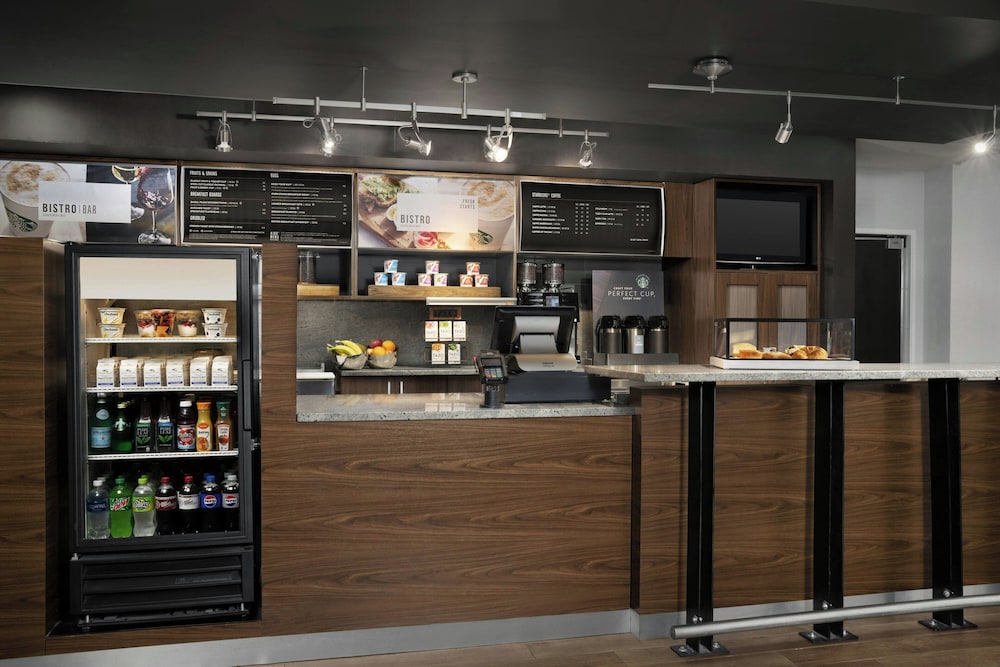 Courtyard By Marriott Lakeland 7/50