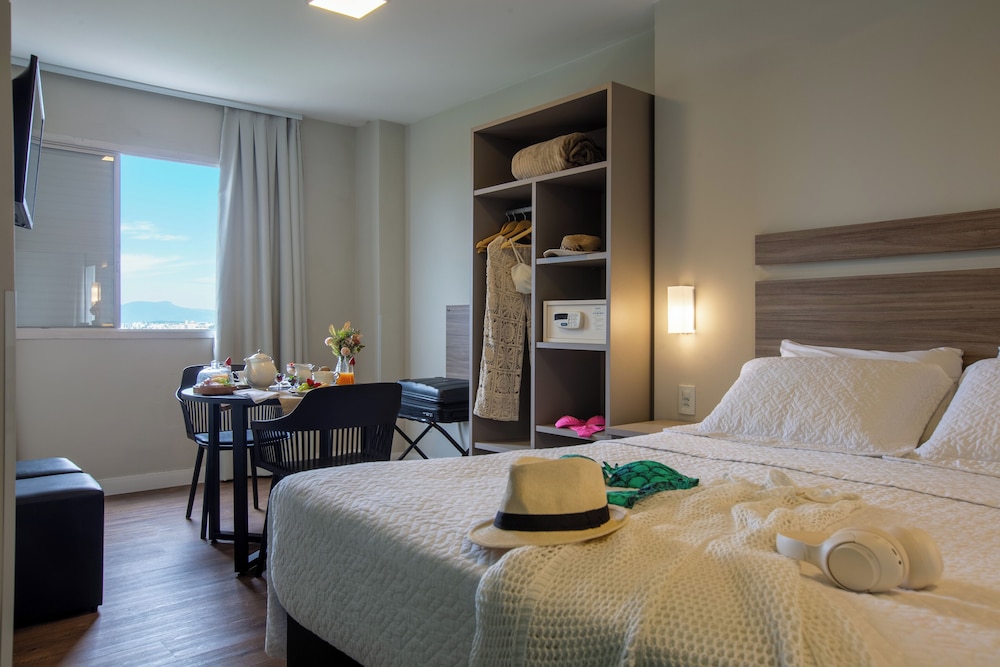 Plus, Suite, Double Bed, Sea View, Hot Tub