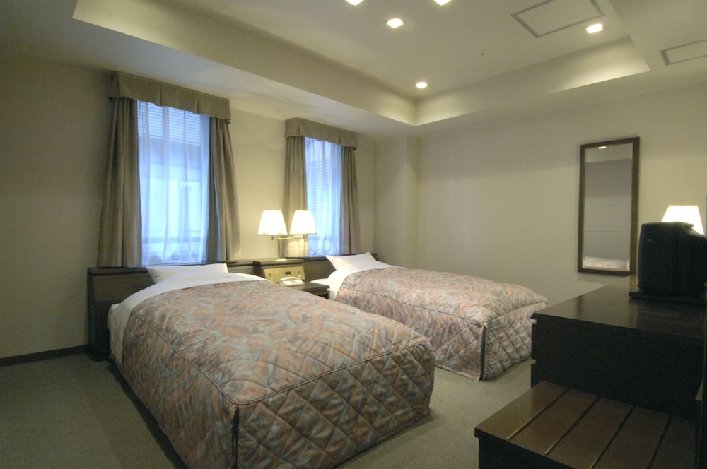 Karuizawa Club Hotel Karuizawa 1130 12/50