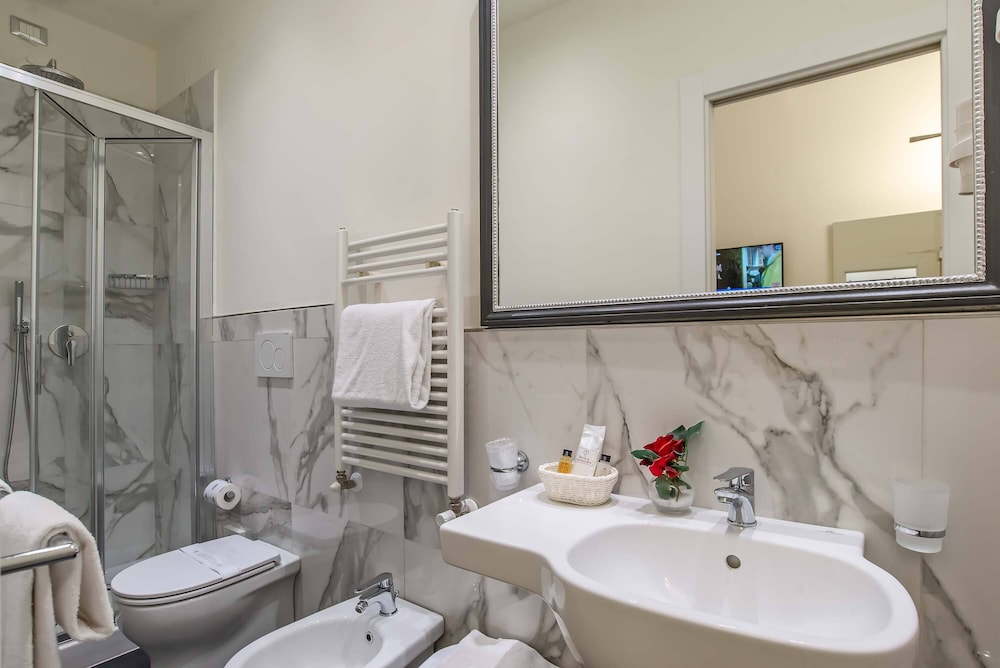 Hotel Accademia 28/56