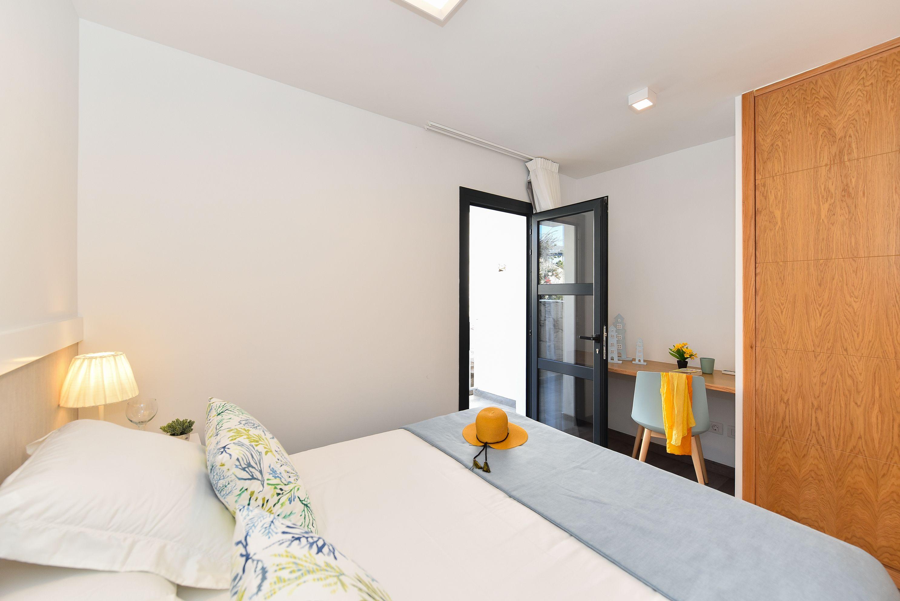 Duplex, Apartment