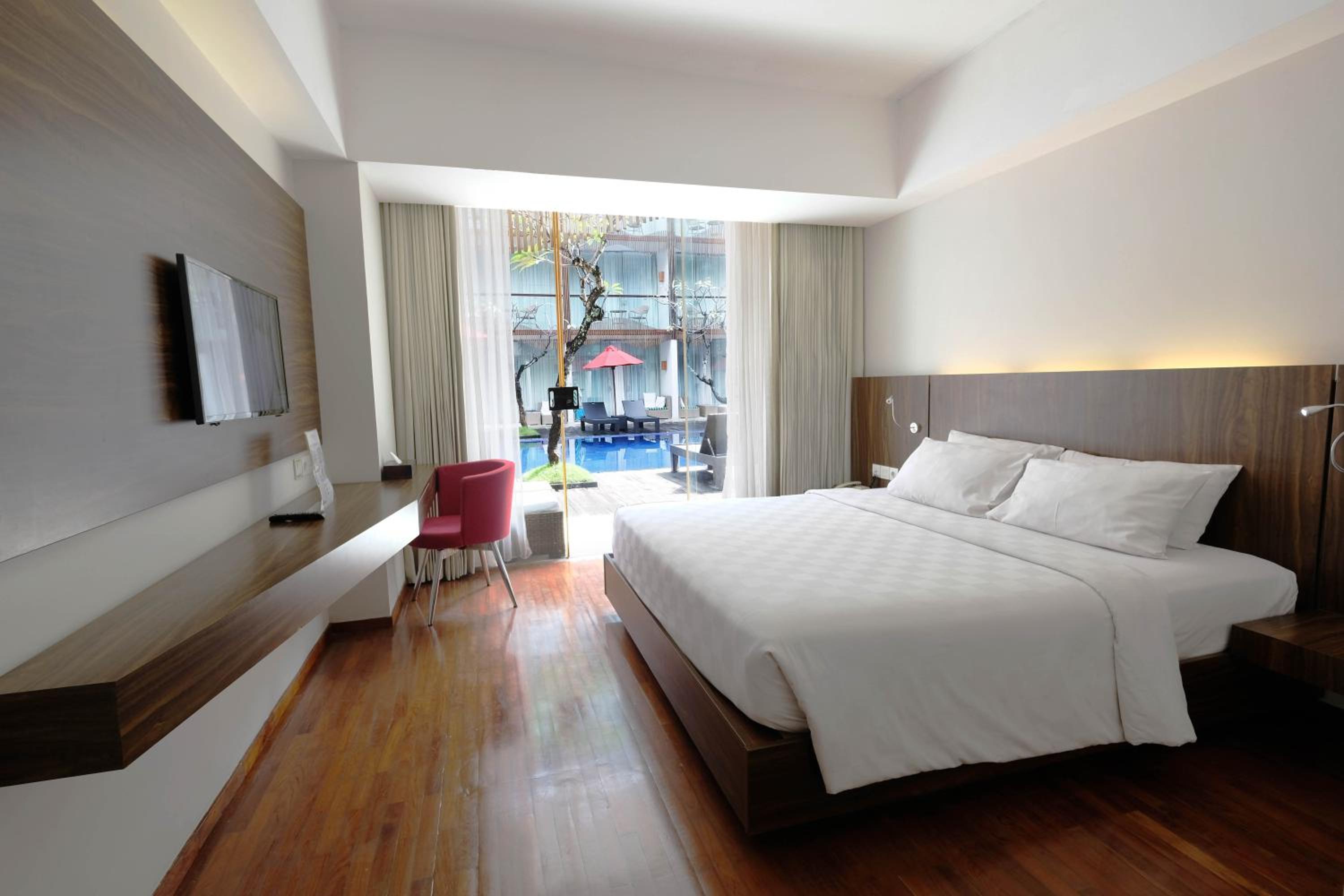 Deluxe, Double or Twin Bed, Pool Access