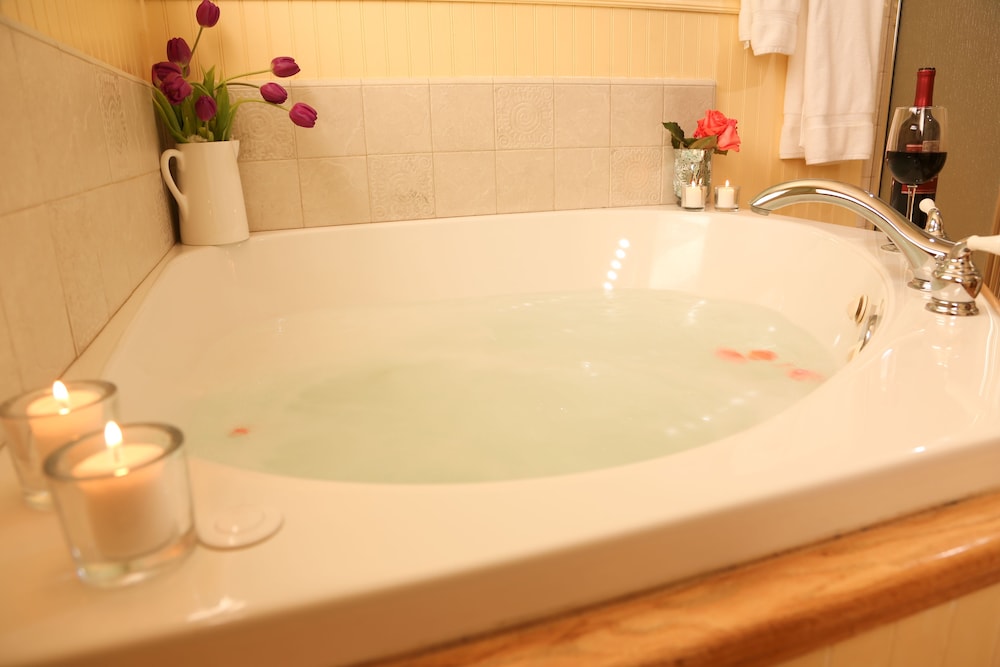 Elliott House Bed and Breakfast 24/67