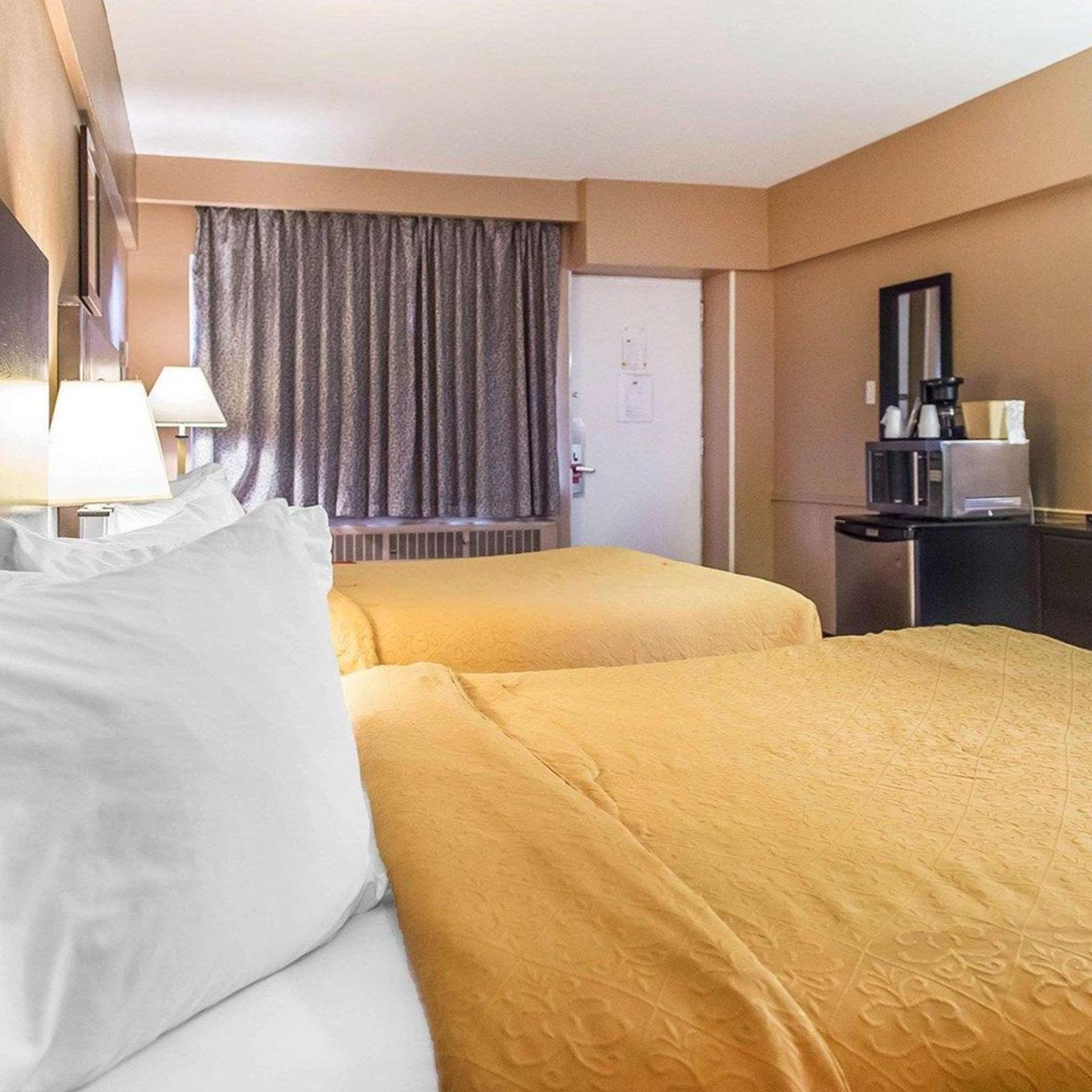 Deluxe, 2 Queen Beds