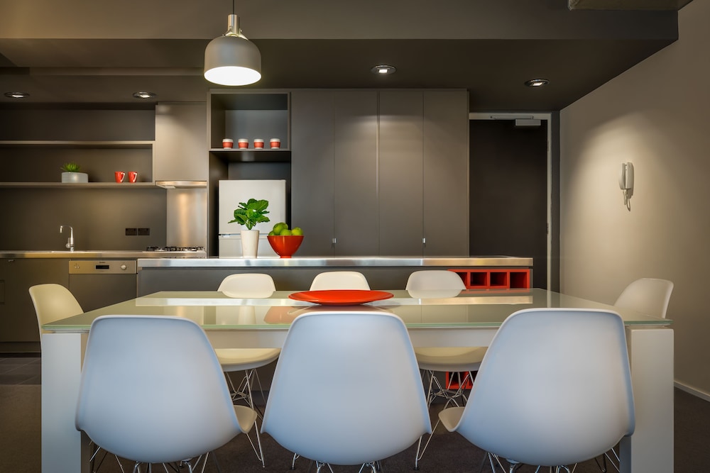 TRIBECA SERVICED APARTMENTS 32/47