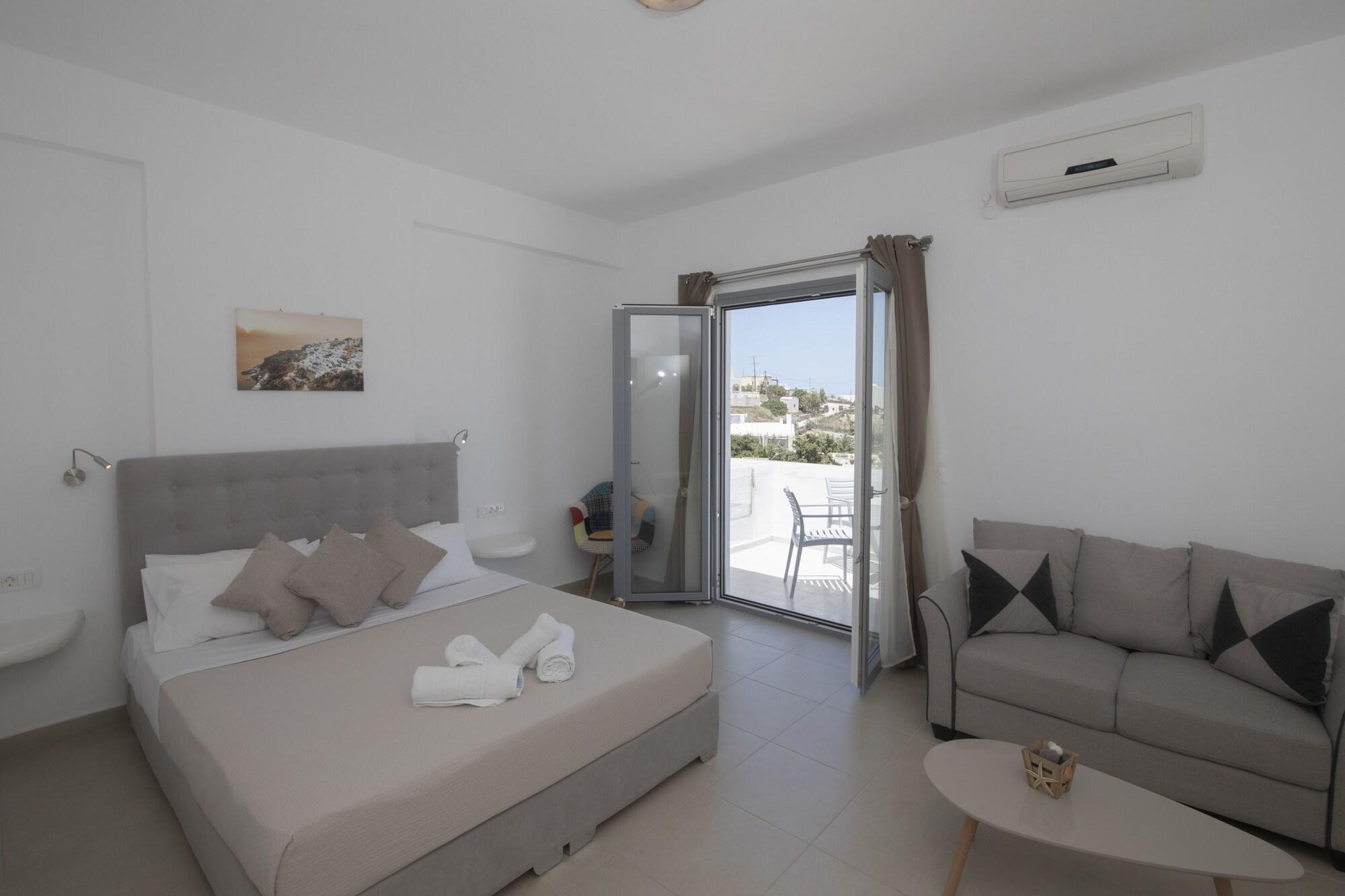 Superior, Quadruple, Thira S Dolphin Hotel 2/10