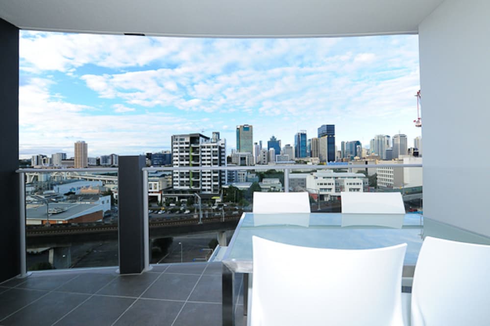 Morgan Suites 53/64