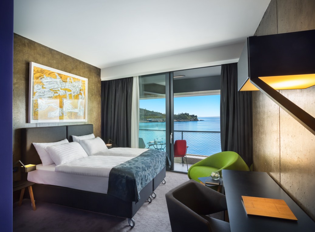 EXECUTIVE, SEA VIEW