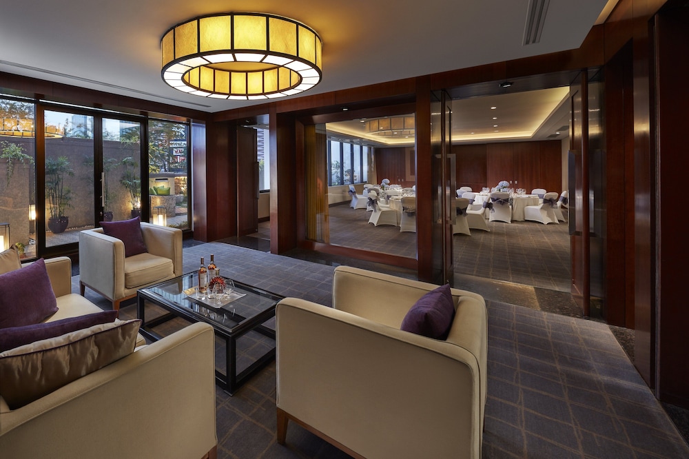 Mandarin Oriental, Jakarta 63/86