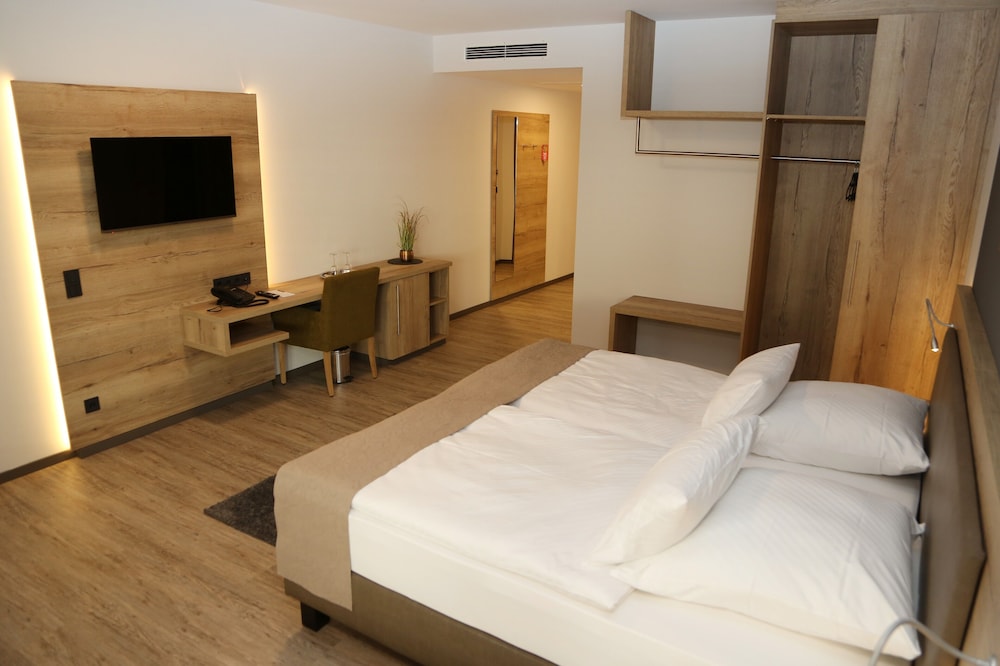HOTEL LINDLEINSMUHLE 14/61