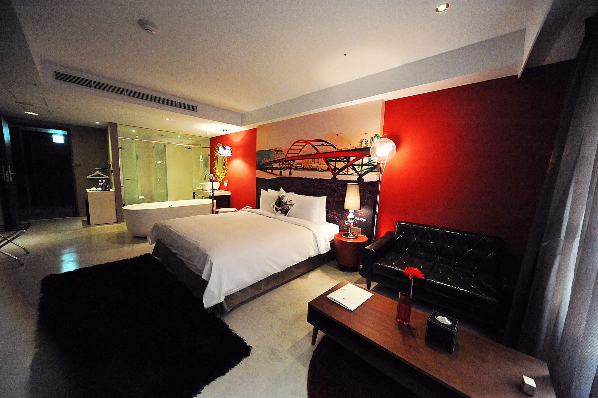 DELUXE, DOUBLE BED