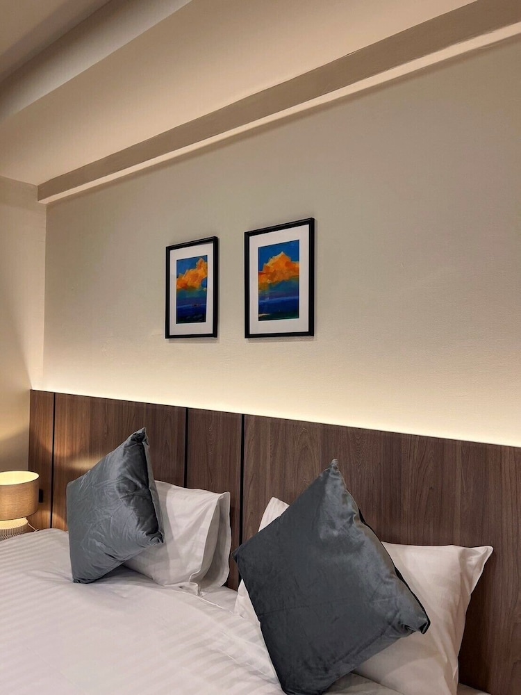 The Old Phuket Karon Beach Resort 30/85