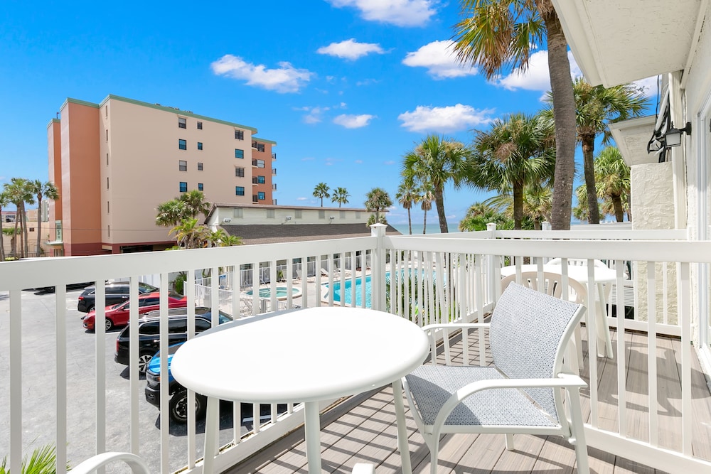Grand Shores West 52/72