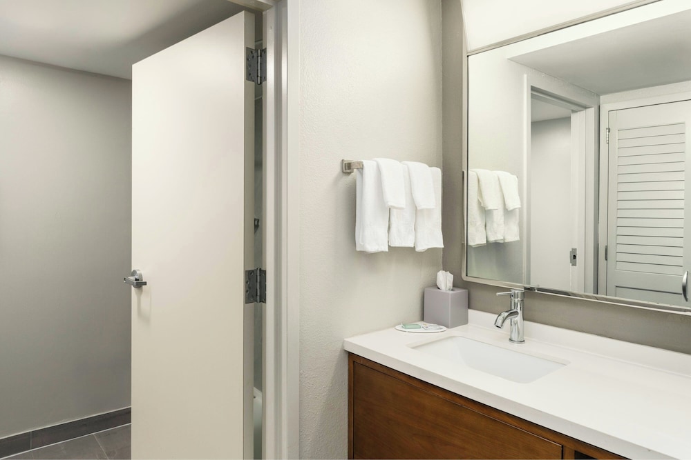Courtyard by Marriott Gainesville 52/54