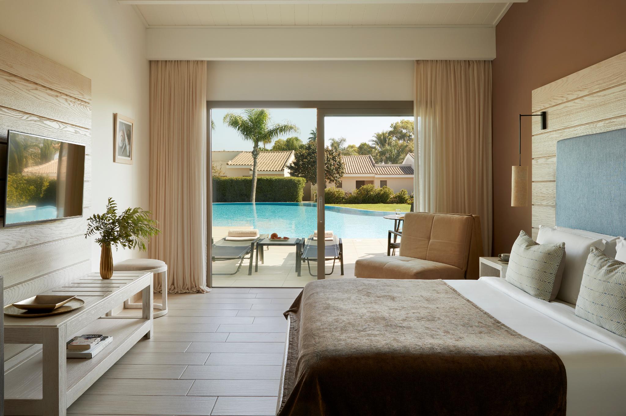 Swim Up, King Bed, Pool View, Sofa, Bungalow Area