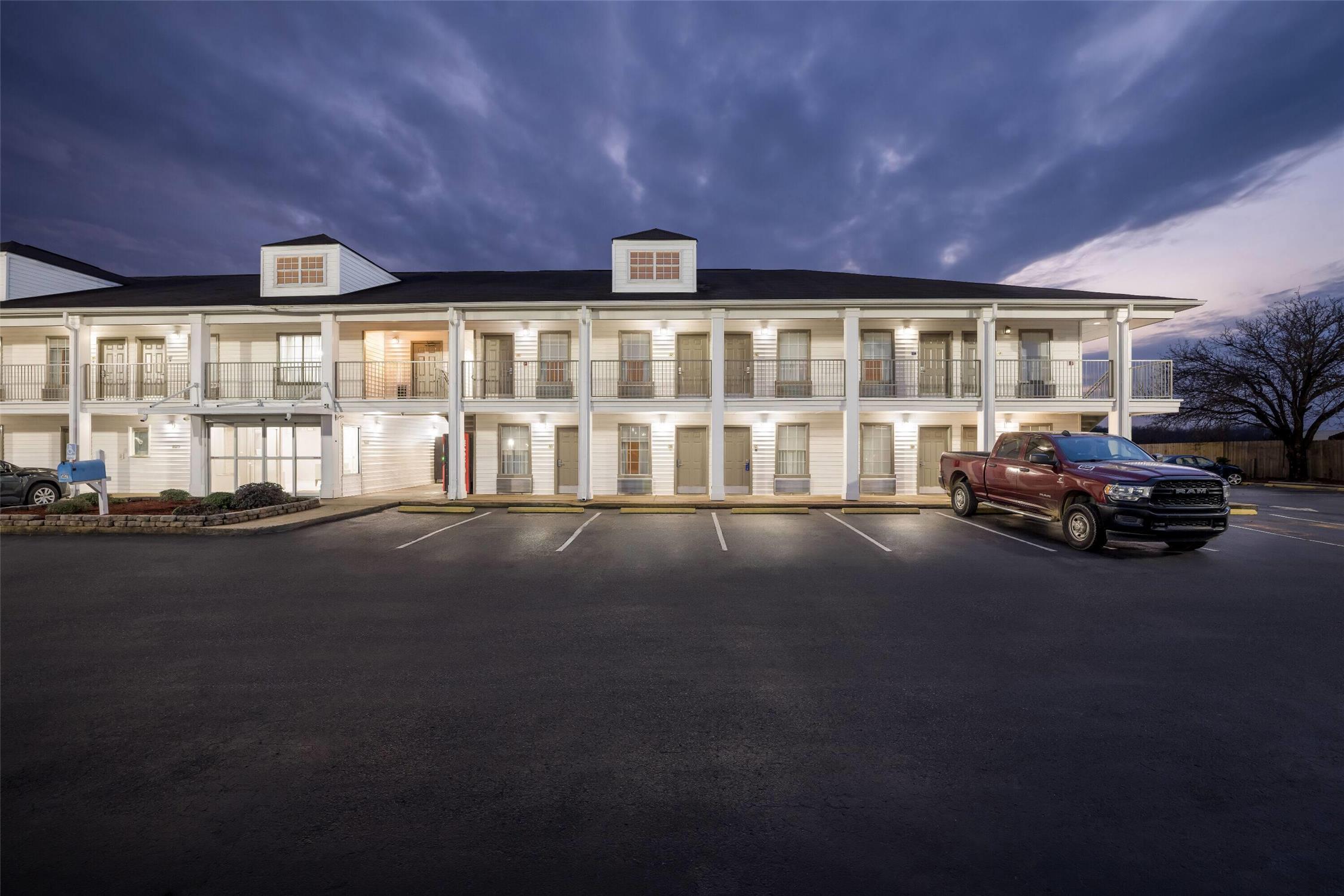 Baymont by Wyndham Tuscaloosa 2/36