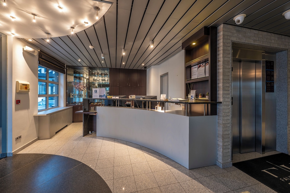 Falko Hotel 3/50