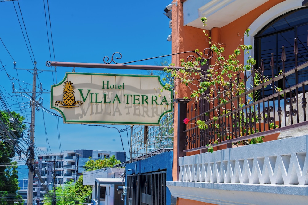 VILLA TERRA HOTEL 7/50