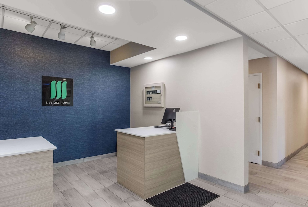 MainStay Suites Bourbonnais - Kankakee 2/47