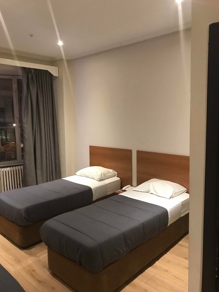 Royal Hotel Brussels 10/39