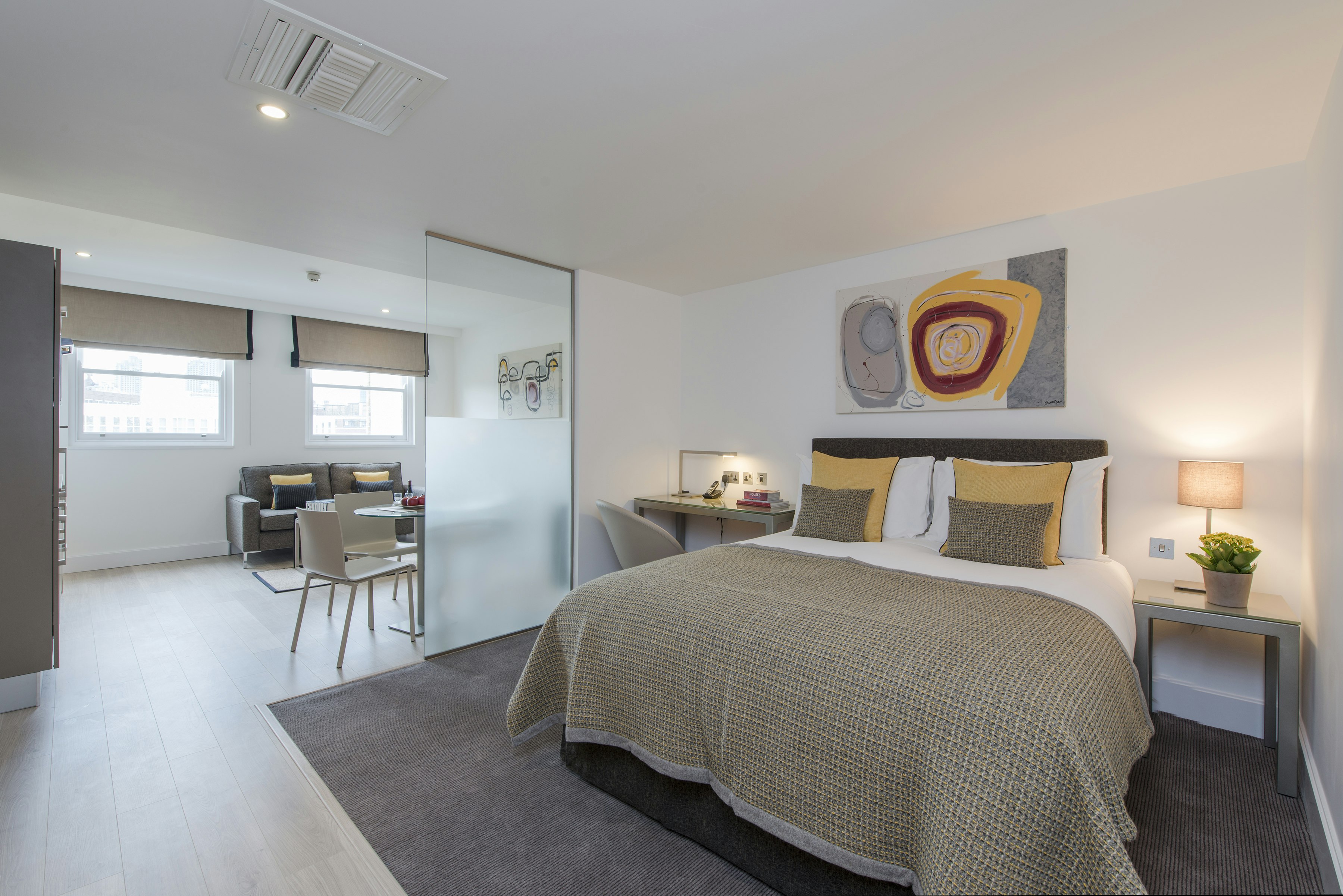 PREMIER, STUDIO, SUITE