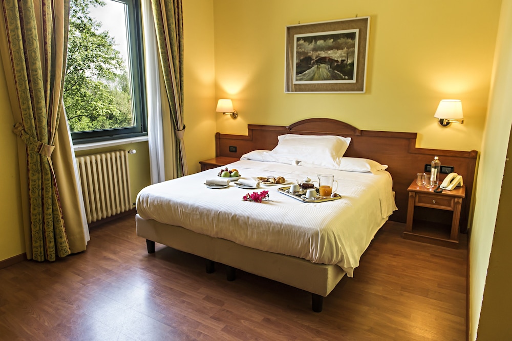 Hotel Cinzia 11/50