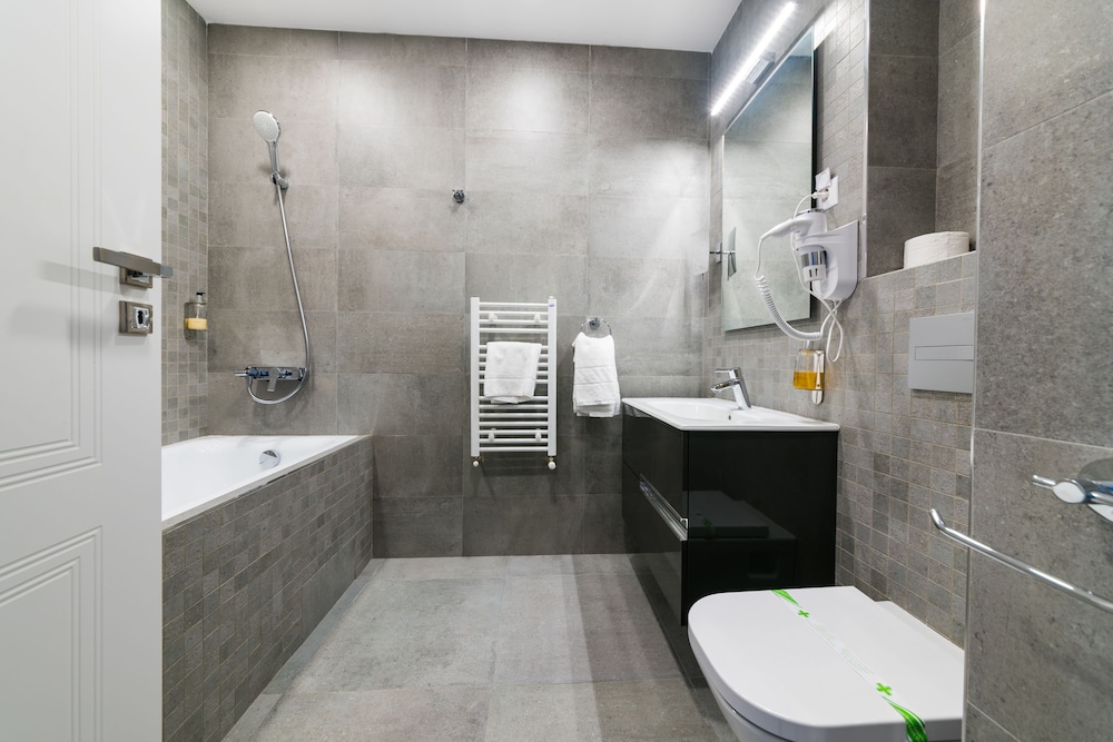 Uba Aparthotel 42/50