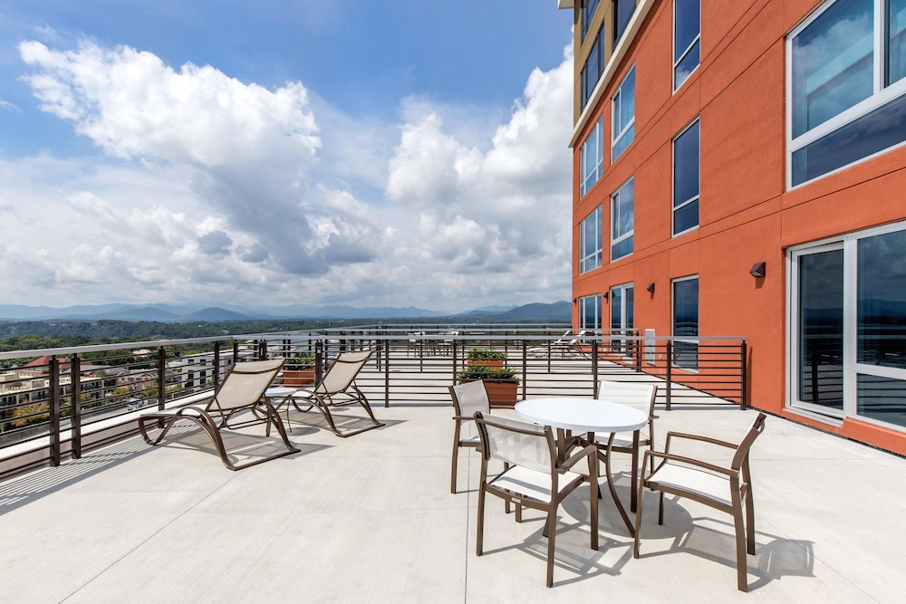 Cambria Hotel Downtown Asheville, NC 5/39
