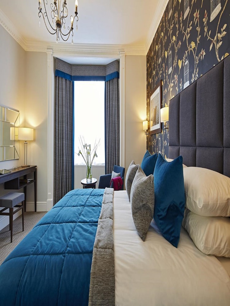 Mandolay Hotel Guildford 18/37