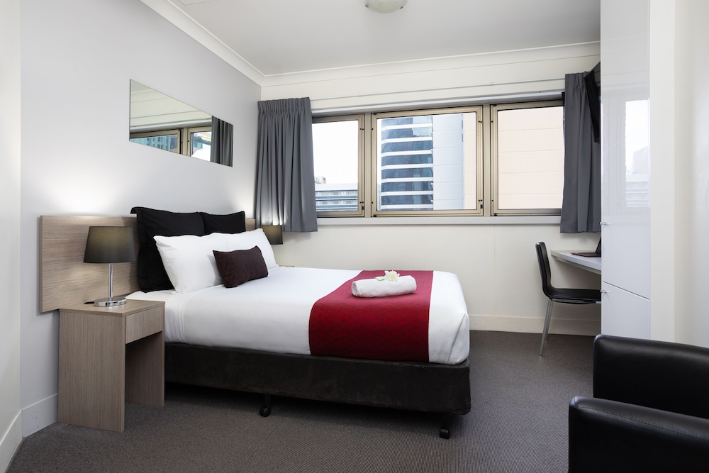 George Hotel Brisbane 12/62