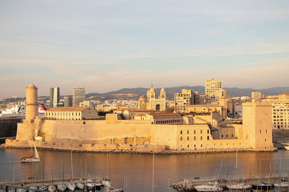 Sofitel Marseille Vieux Port Hotel 43/50