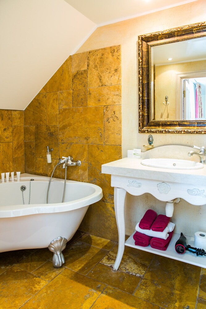 Grand Rose Spa Hotel 62/63