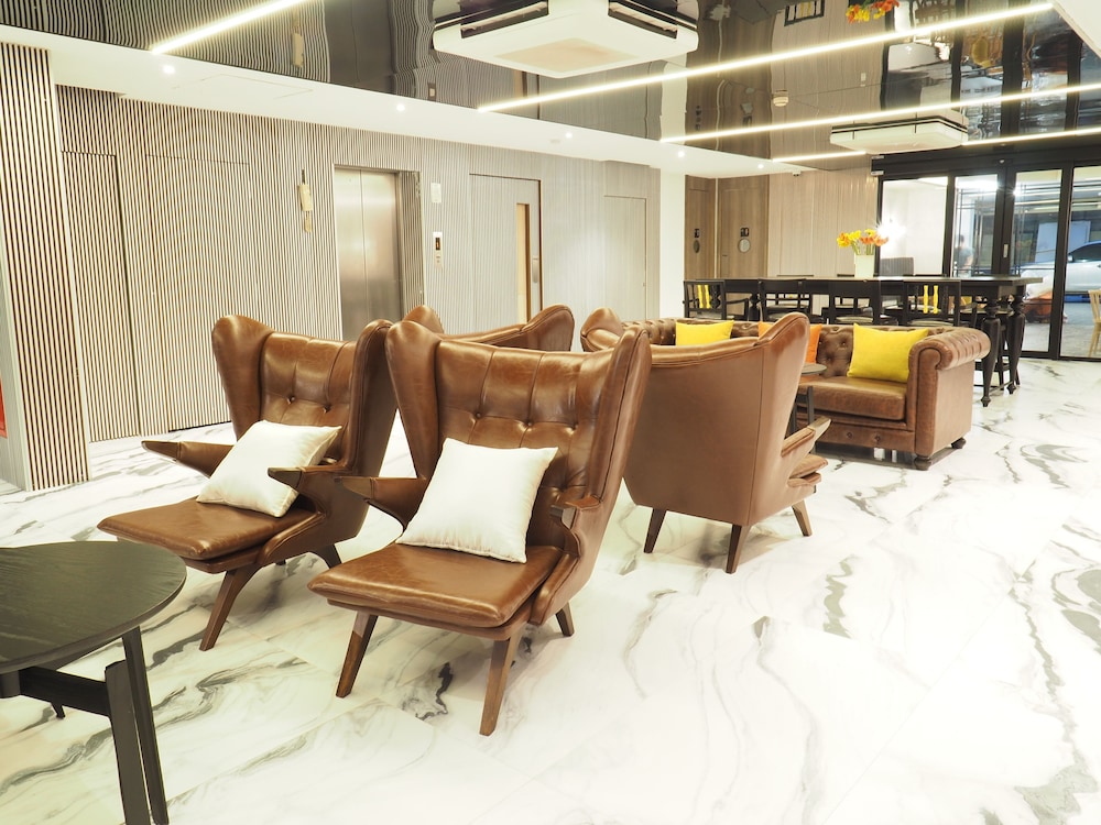 Palette Bella B All Suites Bangkok Hotel 41/57