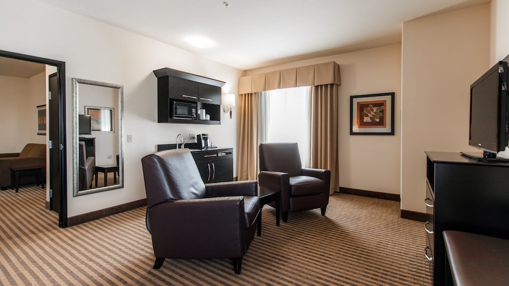 Holiday Inn Express Hotel Suites Oklahoma City Nw Quail Springs 44/76