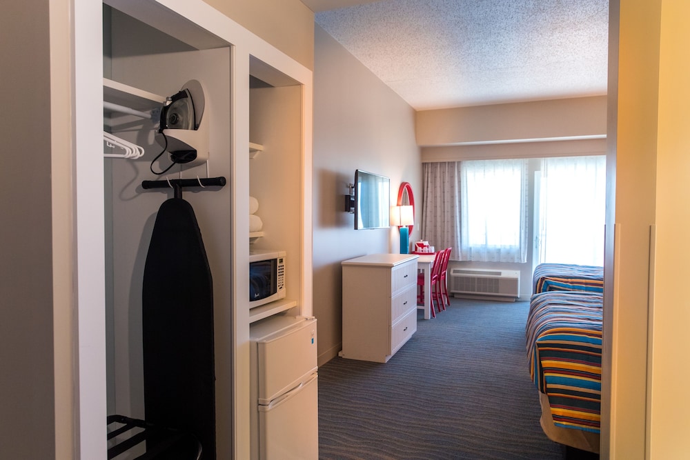 Cedar Point Apos S Hotel Breakers 40/64