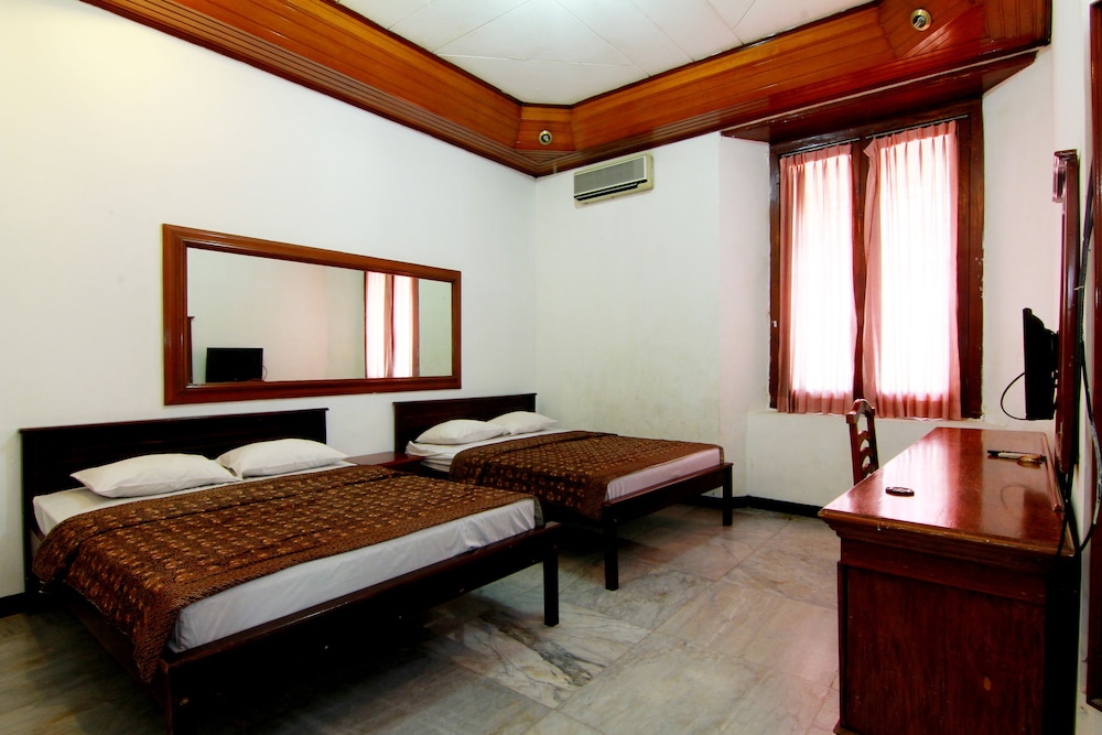 Hotel Limaran 53/77