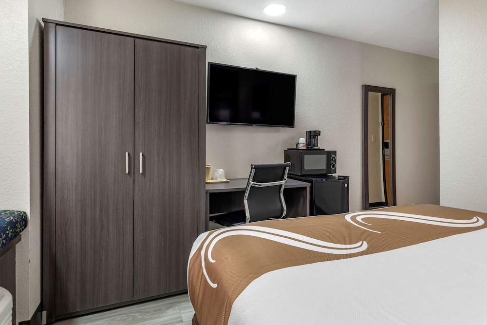 Quality Inn & Suites Longview I-20 24/35